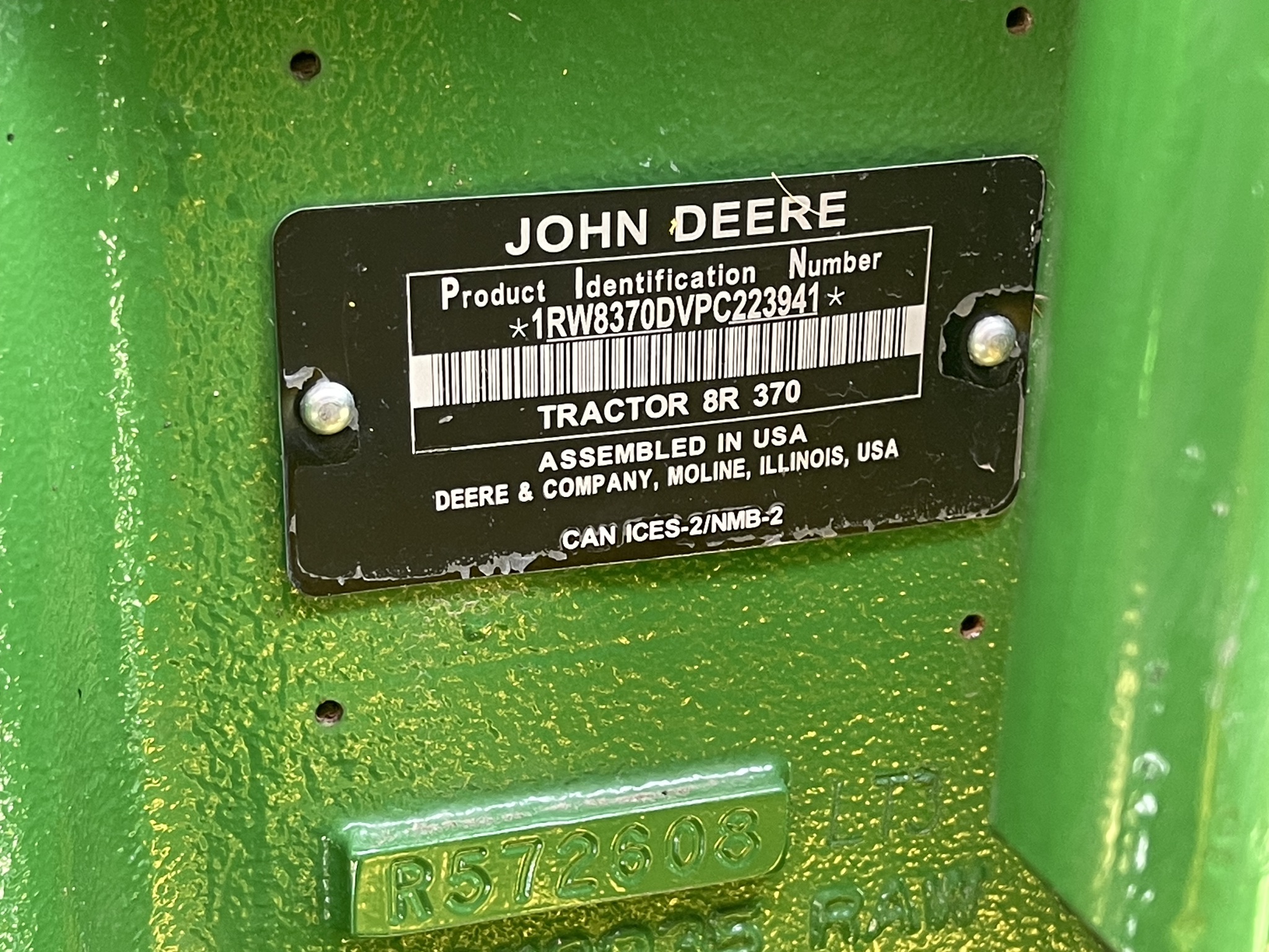  2023 John Deere 8R 370 at Heritage Tractor in Rockport, IL