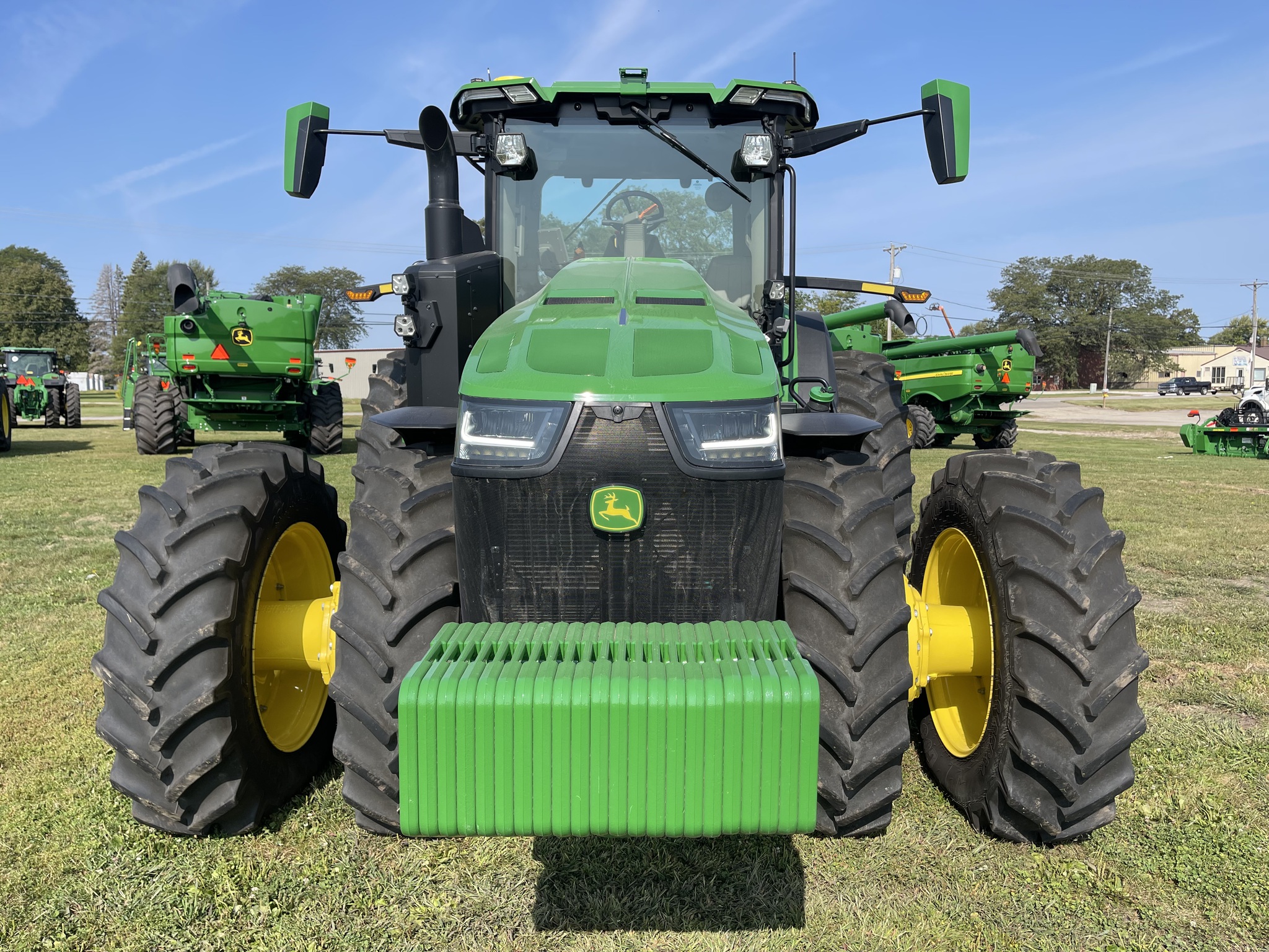  2023 John Deere 8R 370 at Heritage Tractor in Rockport, IL