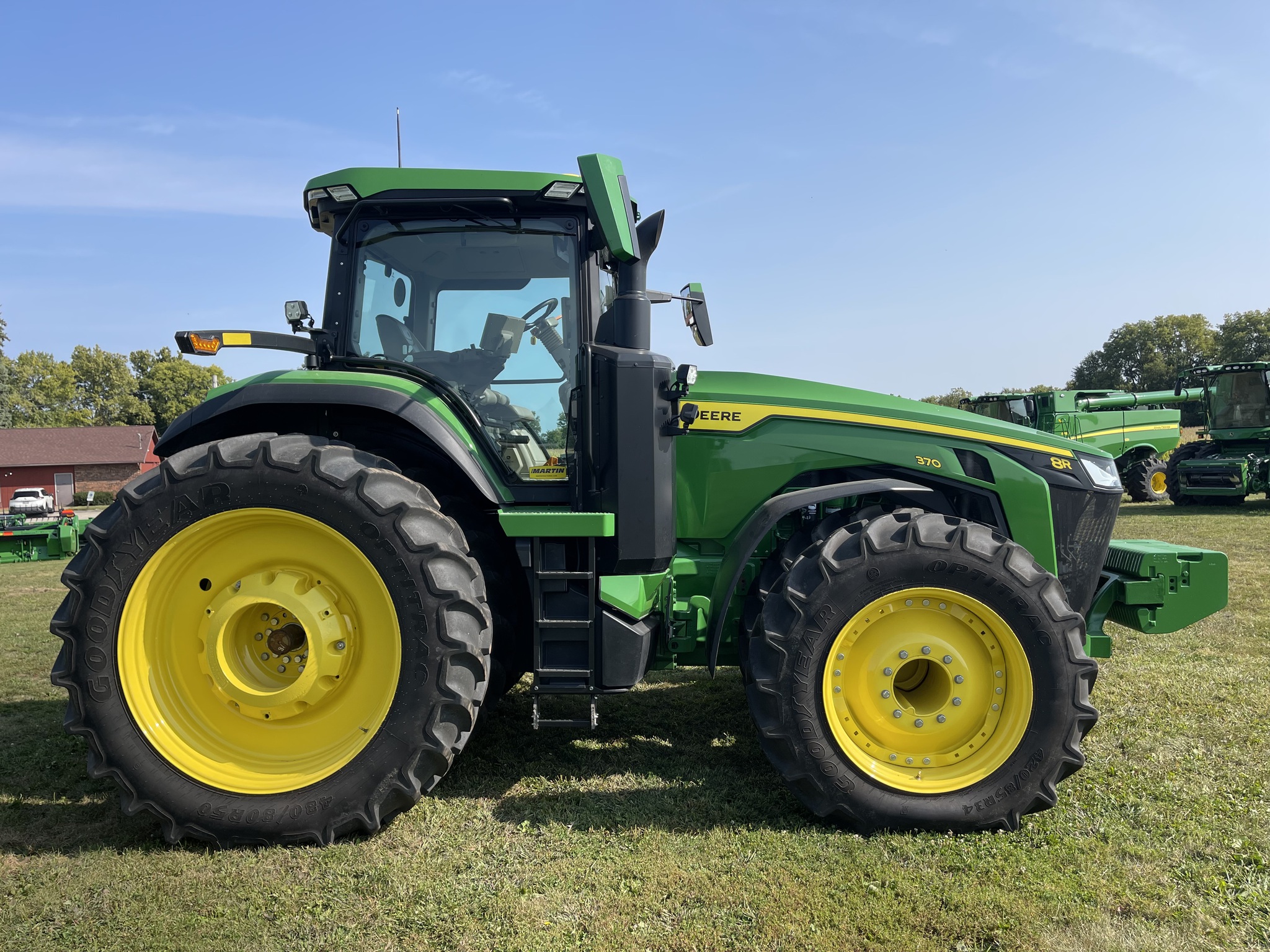 2023 John Deere 8R 370 at Heritage Tractor in Rockport, IL