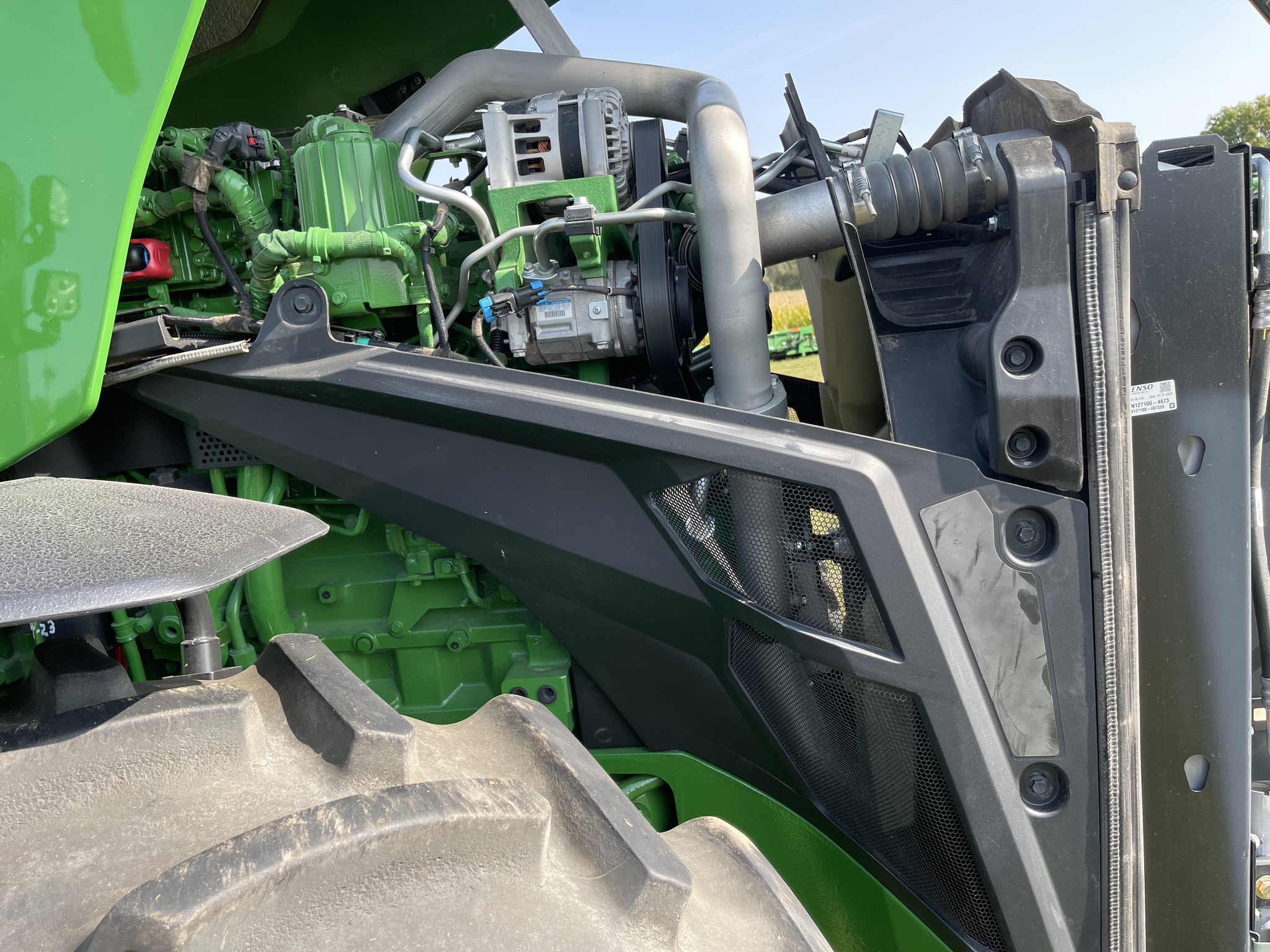  2023 John Deere 8R 370 at Heritage Tractor in Rockport, IL