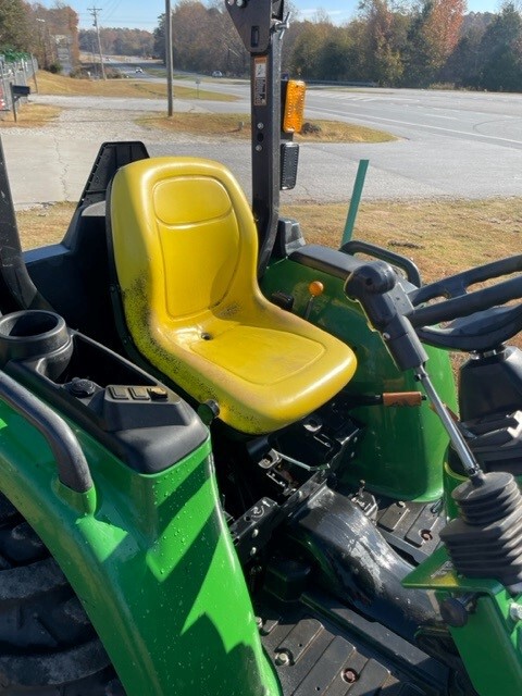2022 John Deere 3038E Image 7