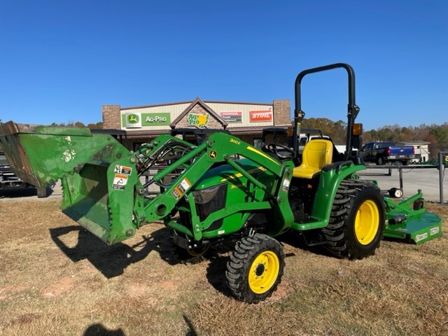 2022 John Deere 3038E Image 1