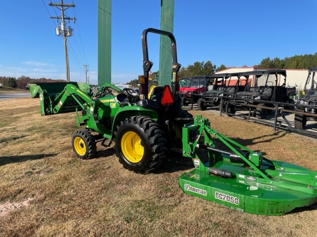 2022 John Deere 3038E Image 4