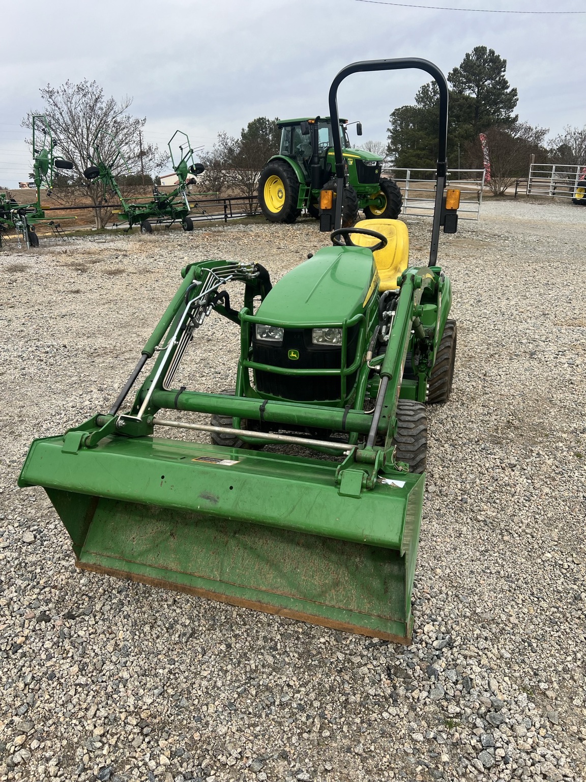 2021 John Deere 1023E Image 4