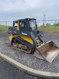 2021 John Deere 325G Image 2