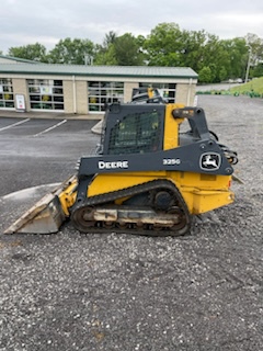 2021 John Deere 325G Image 4