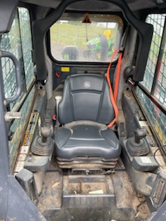 2021 John Deere 325G Image 9