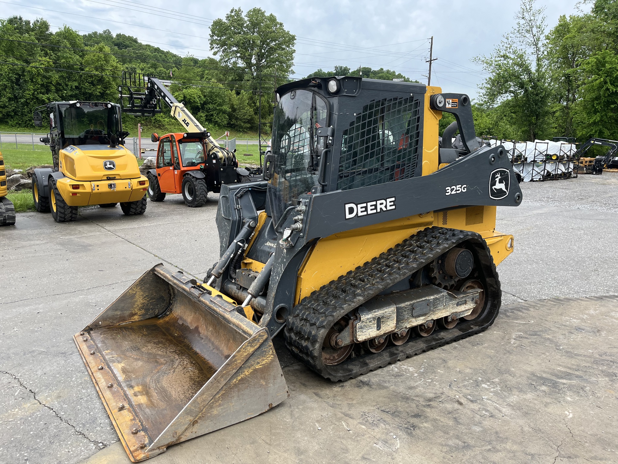 2021 John Deere 325G Image 1