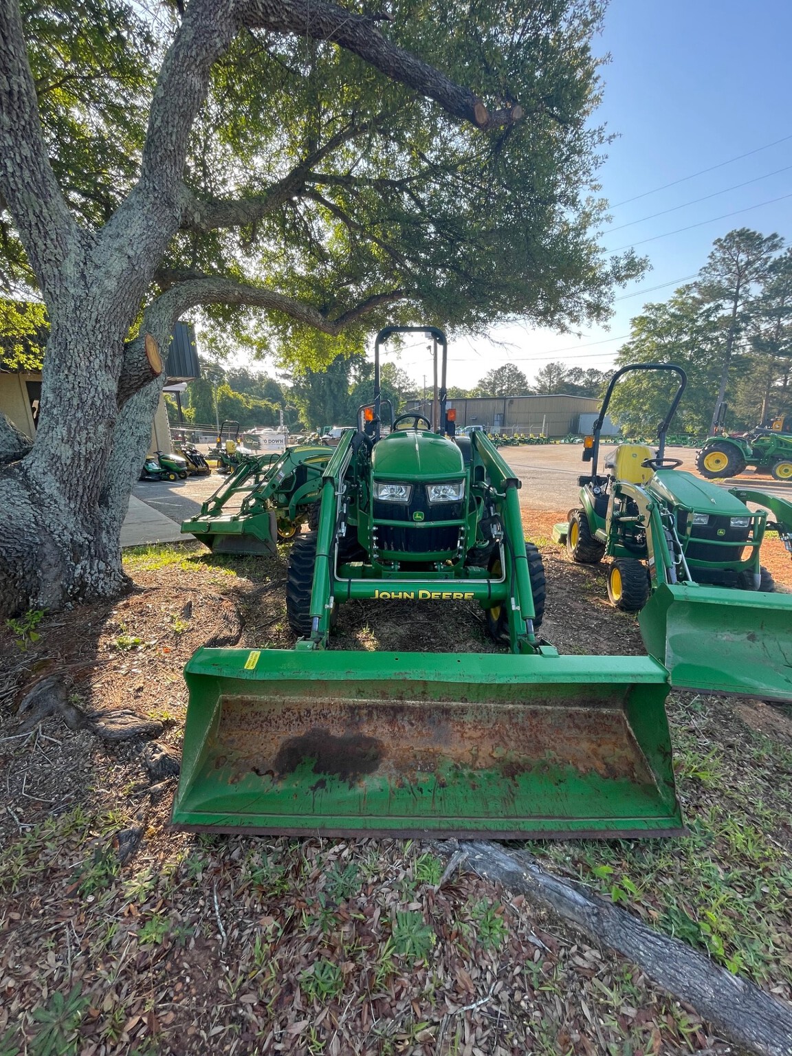 2017 John Deere 4044M Image 1