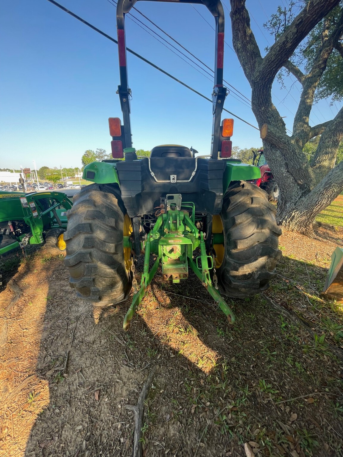 2017 John Deere 4044M Image 4