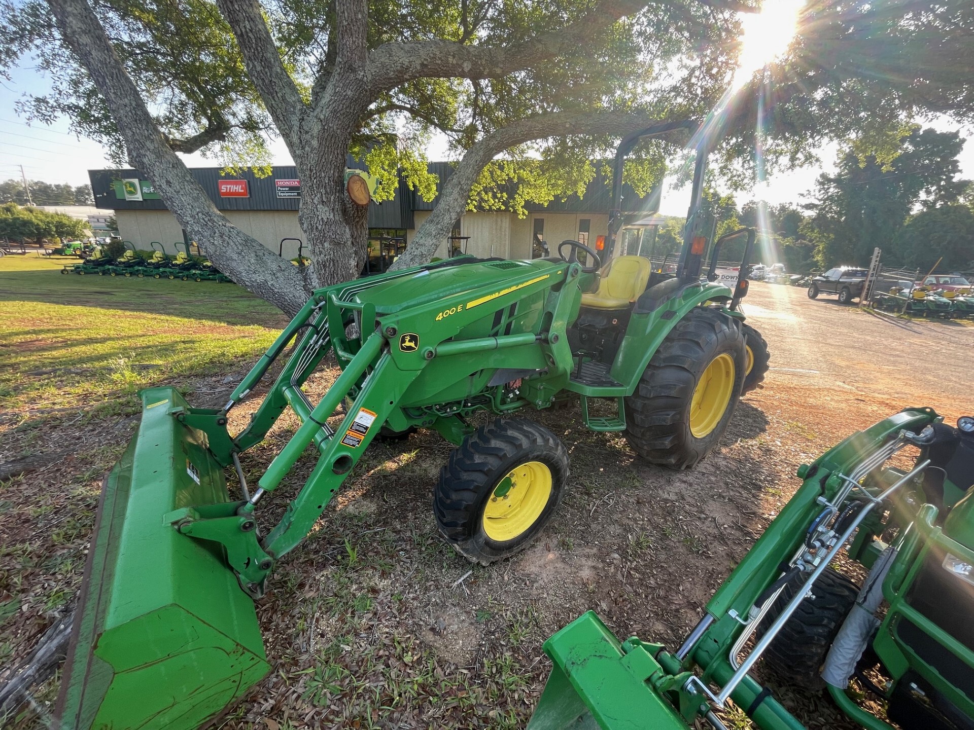 2017 John Deere 4044M Image 3