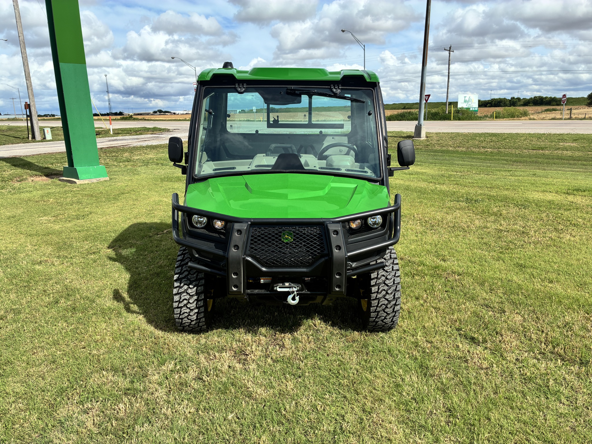 2023 John Deere XUV 865R Image 2