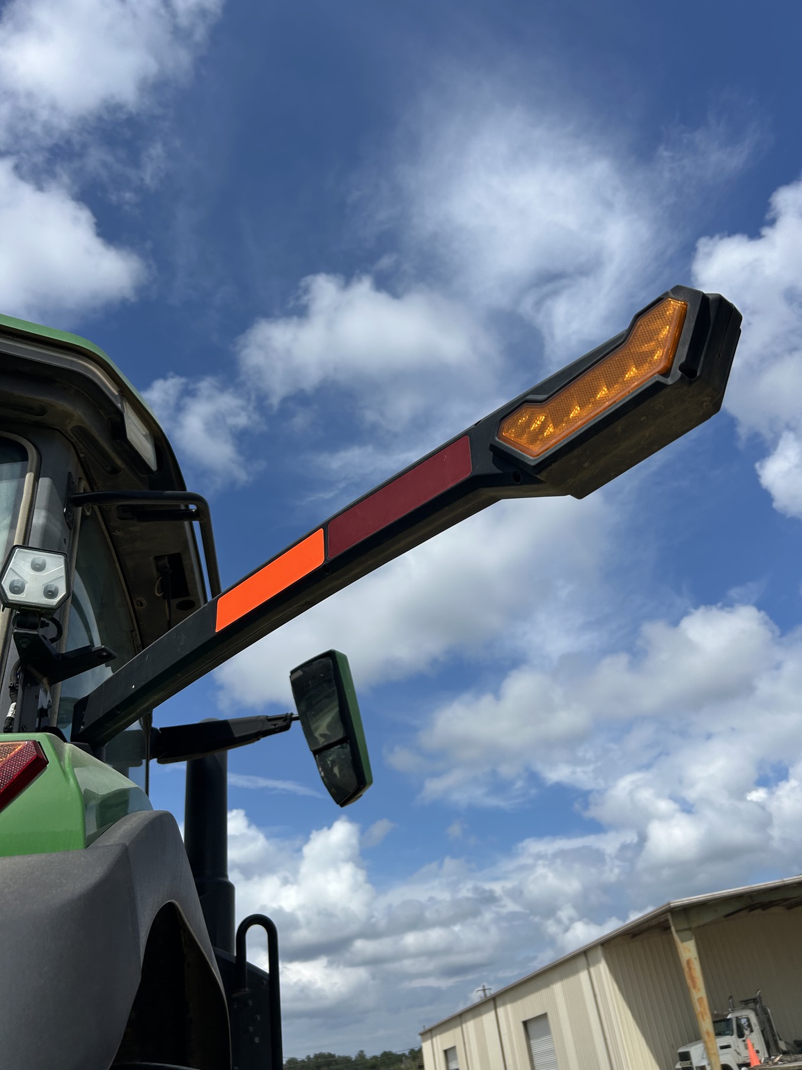 2023 John Deere 8R 310 Image 9