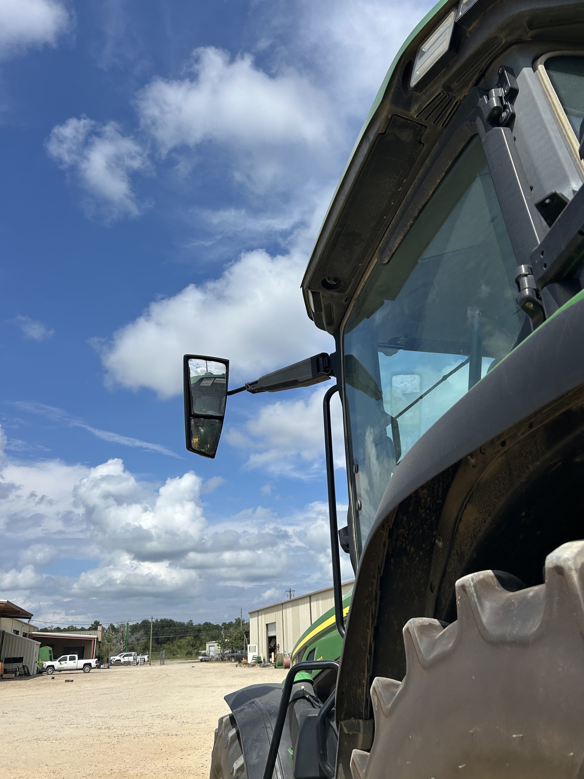 2023 John Deere 8R 310 Image 10