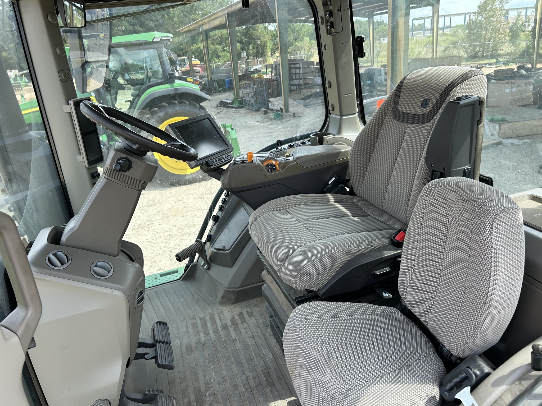 2023 John Deere 8R 310 Image 12