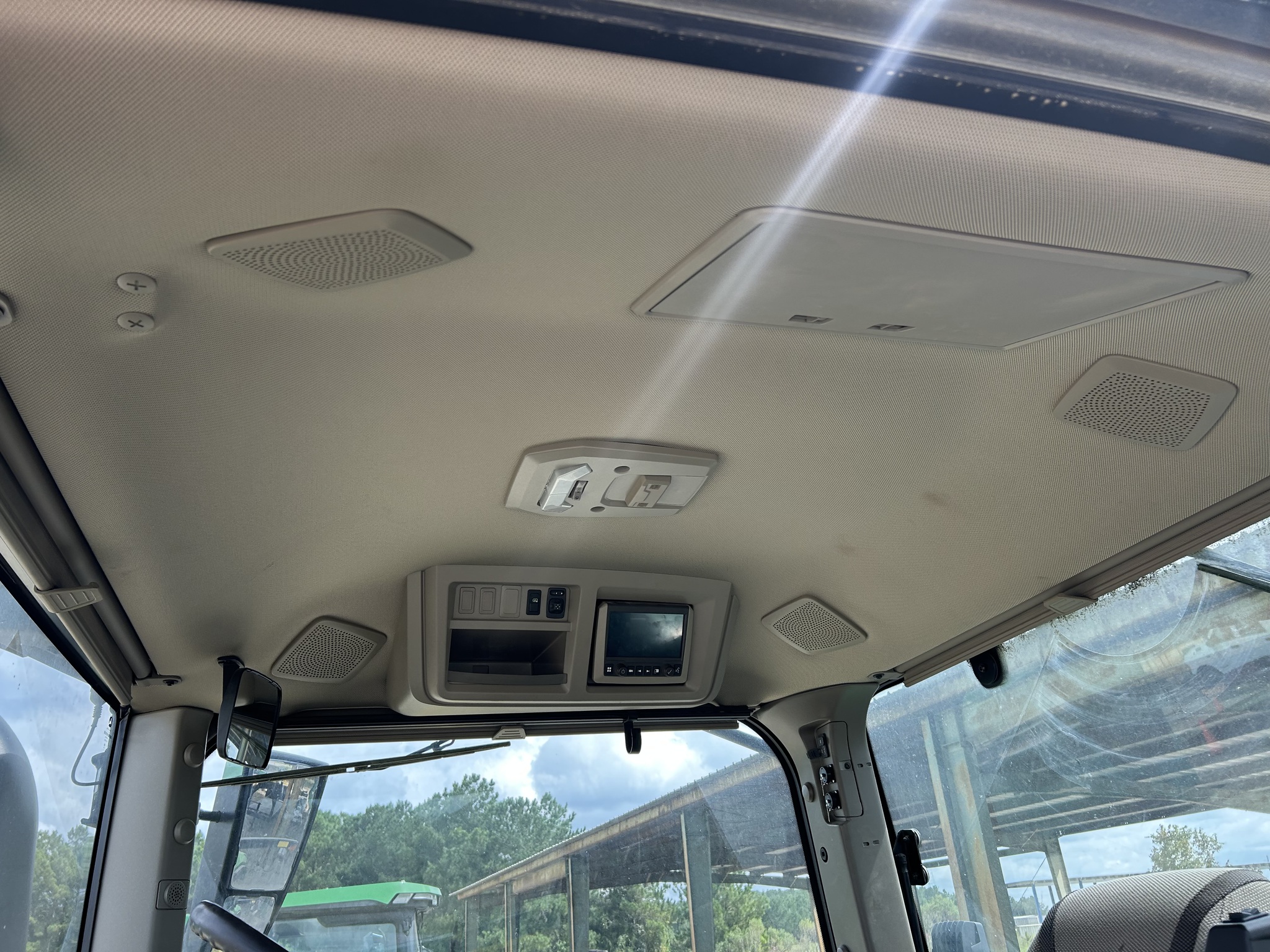 2023 John Deere 8R 310 Image 13