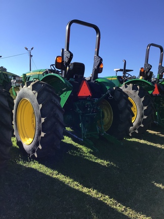 2023 John Deere 5075E Photo 4