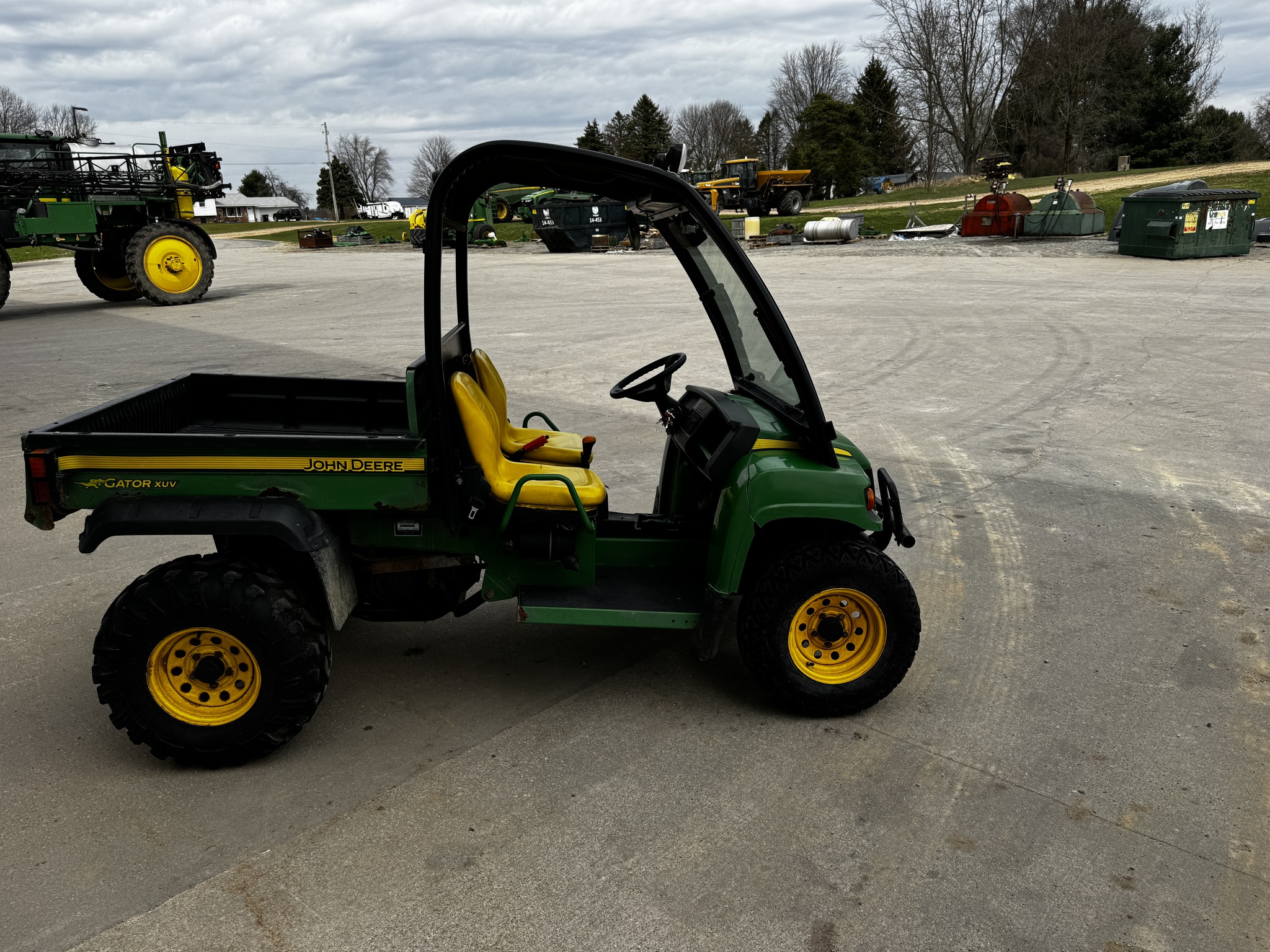 2011 John Deere 825I Image 4