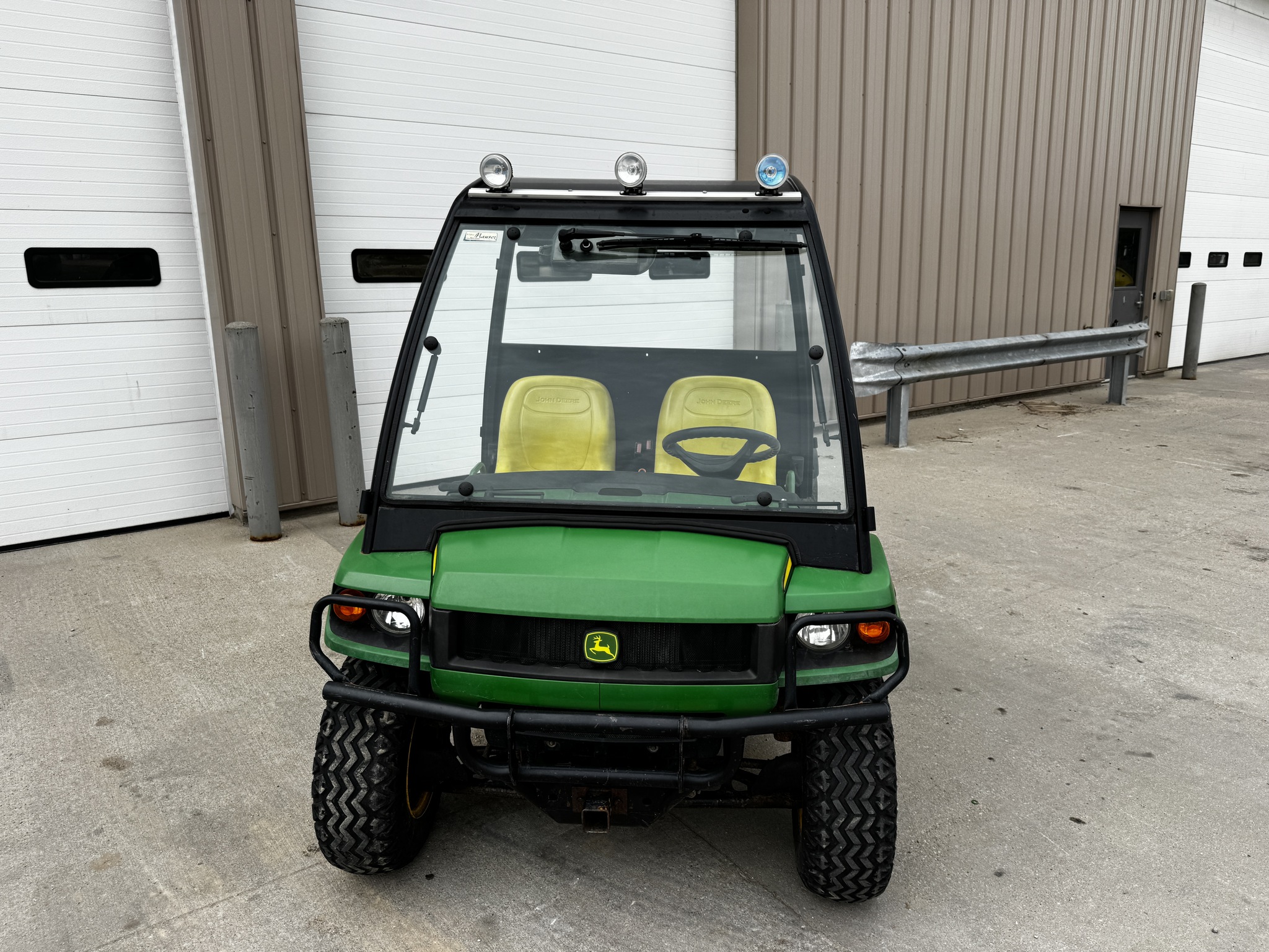 2011 John Deere 825I Image 3