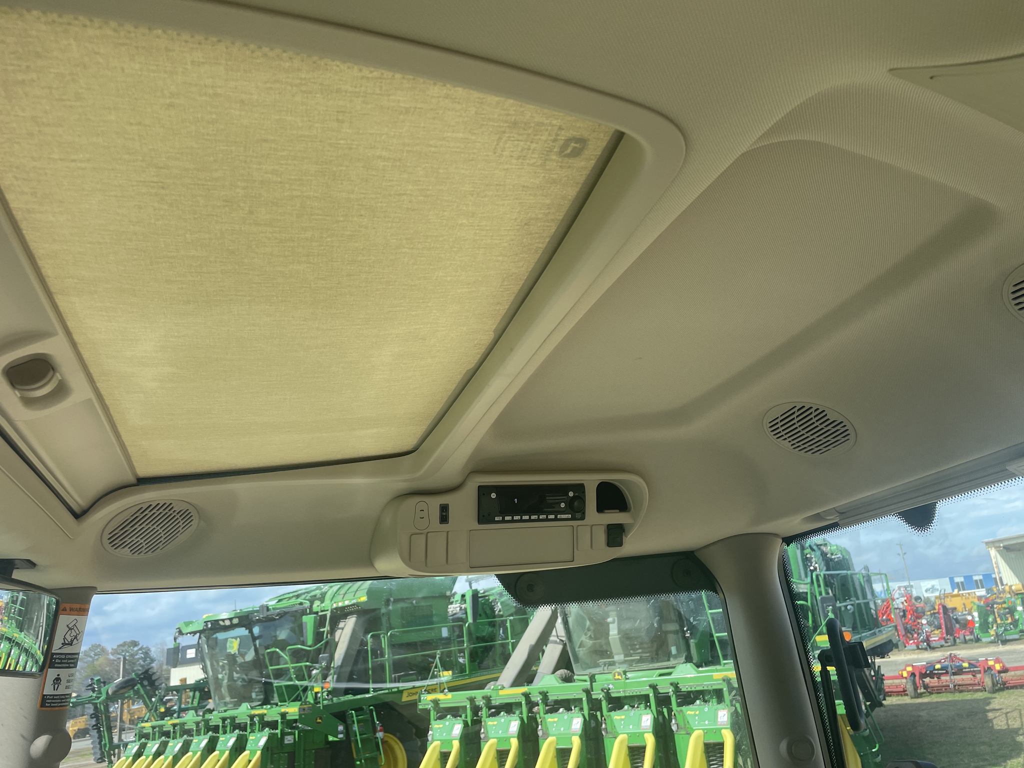 2024 John Deere 6R 215 Image 3
