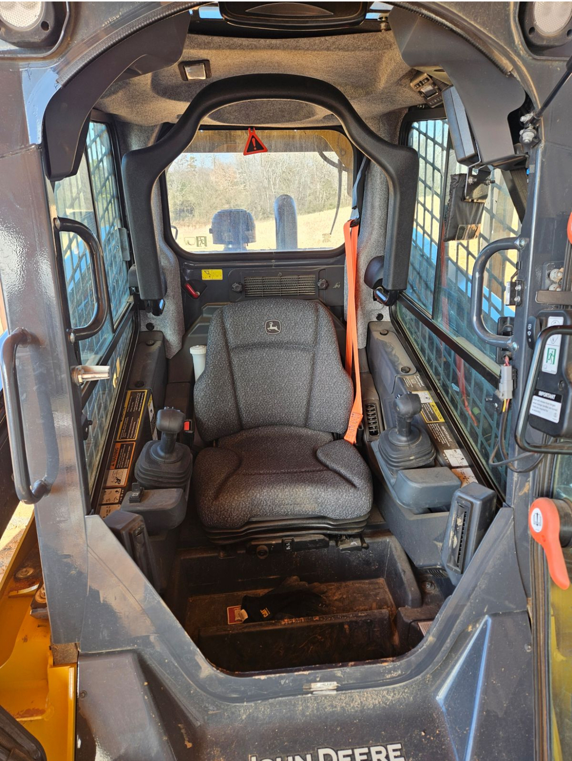 2023 John Deere 331G Image 7