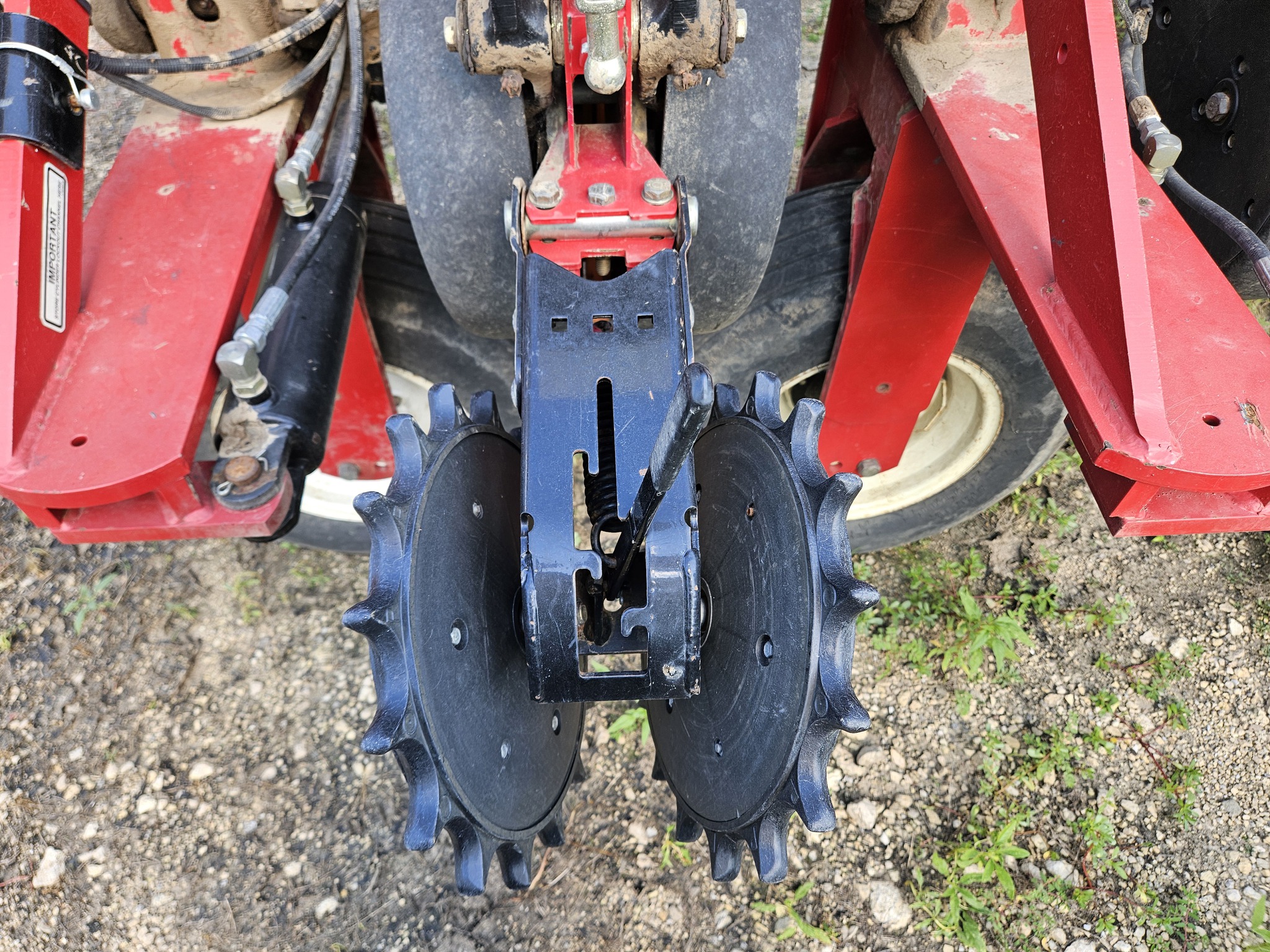 2006 White 8180 Image 10