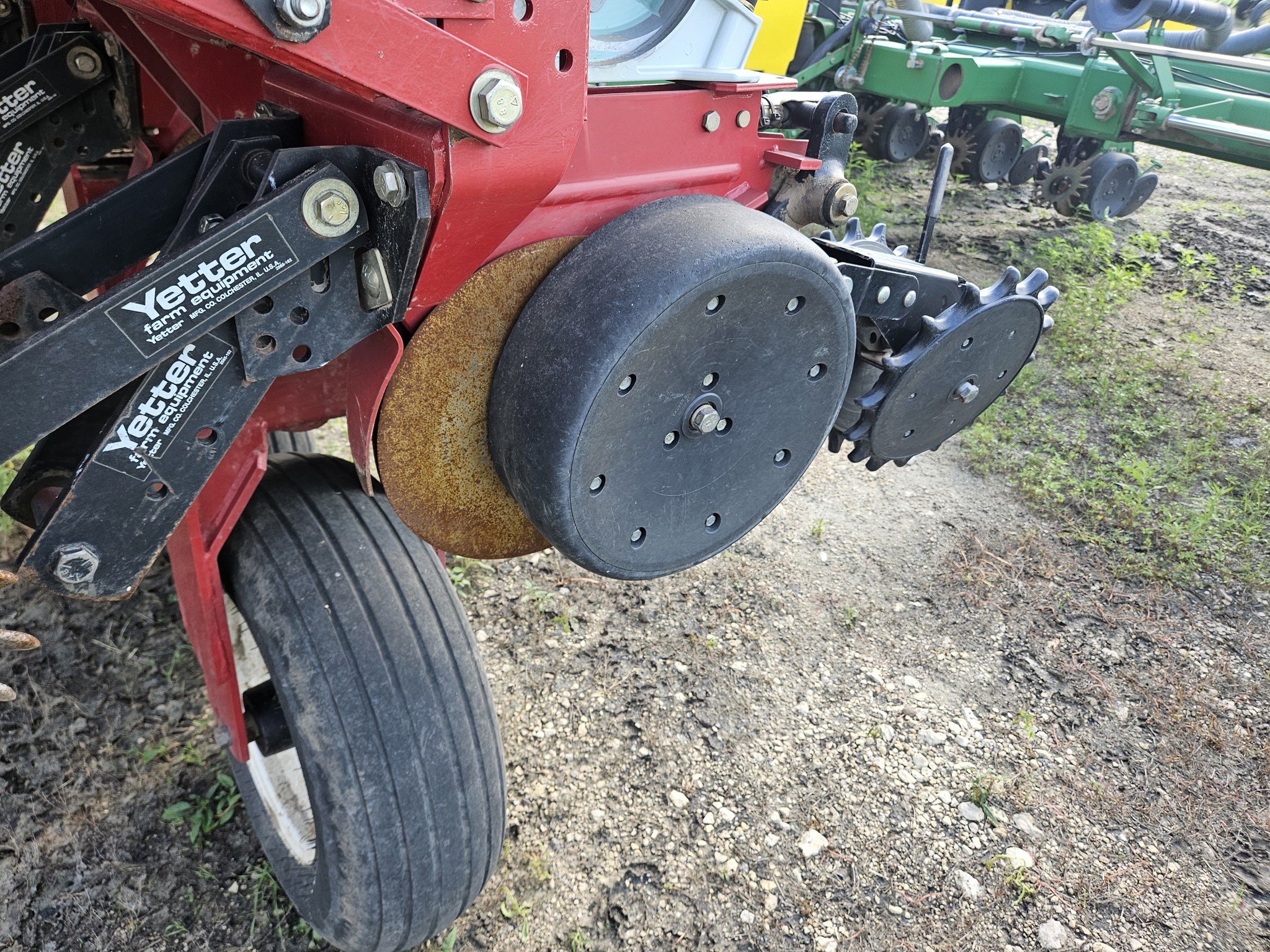 2006 White 8180 Image 9