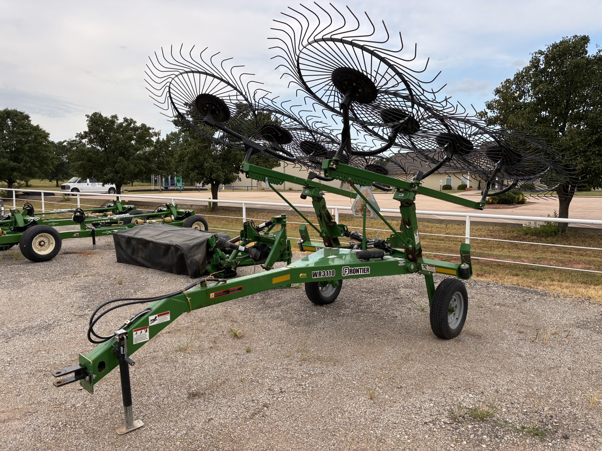 2018 Frontier WR3110 Image 1