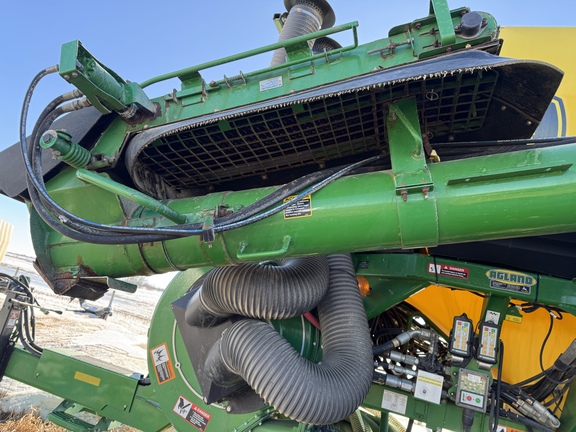 Used 2018 John Deere 1870 Air Drills and Seeders at Horizon Ag & Turf in Vermilion, AB - Photo6