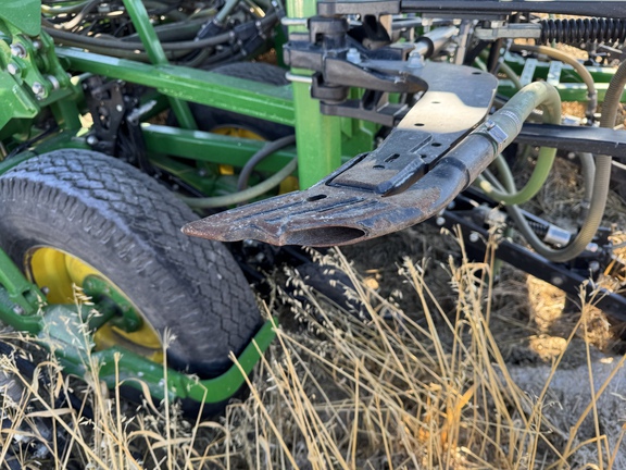 Used 2018 John Deere 1870 Air Drills and Seeders at Horizon Ag & Turf in Vermilion, AB - Photo12