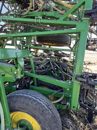 Used 2018 John Deere 1870 Air Drills and Seeders at Horizon Ag & Turf in Vermilion, AB - Photo13