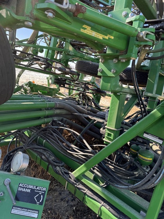 Used 2018 John Deere 1870 Air Drills and Seeders at Horizon Ag & Turf in Vermilion, AB - Photo17