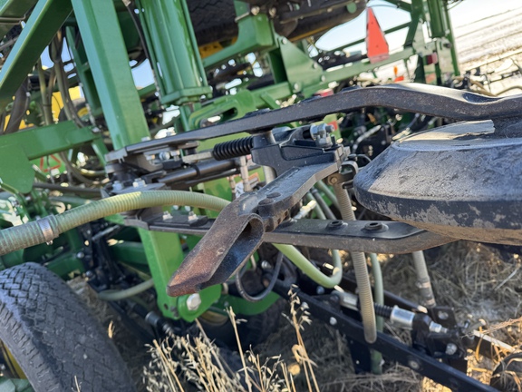 Used 2018 John Deere 1870 Air Drills and Seeders at Horizon Ag & Turf in Vermilion, AB - Photo18