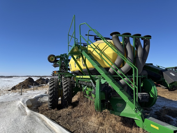 Used 2018 John Deere 1870 Air Drills and Seeders at Horizon Ag & Turf in Vermilion, AB - Photo8