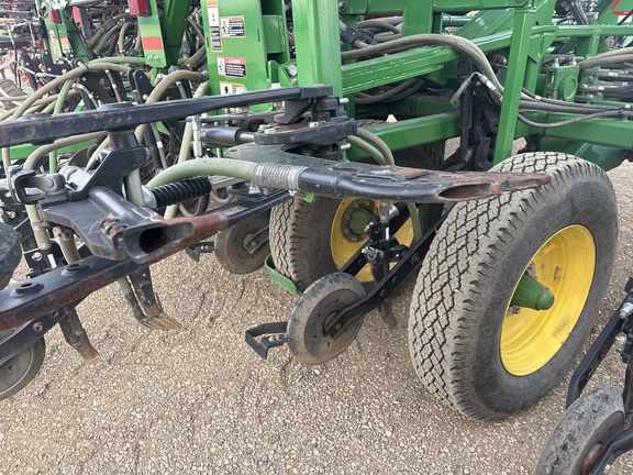 Used 2018 John Deere 1870 Air Drills and Seeders at Horizon Ag & Turf in Lloydminster, AB - Photo13