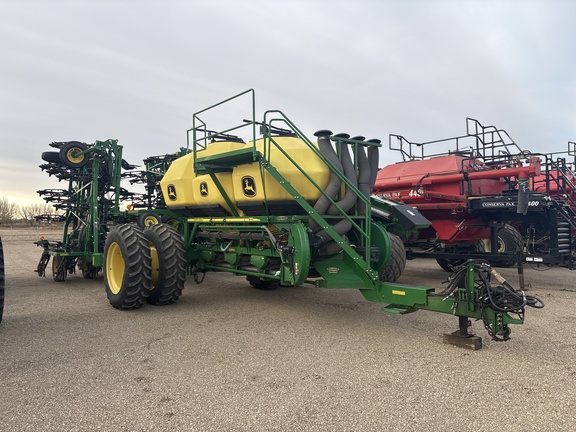 Used 2018 John Deere 1870 Air Drills and Seeders at Horizon Ag & Turf in Lloydminster, AB - Photo3