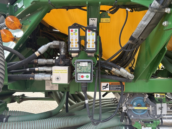 Used 2018 John Deere 1870 Air Drills and Seeders at Horizon Ag & Turf in Lloydminster, AB - Photo23