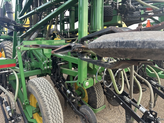 Used 2018 John Deere 1870 Air Drills and Seeders at Horizon Ag & Turf in Lloydminster, AB - Photo15