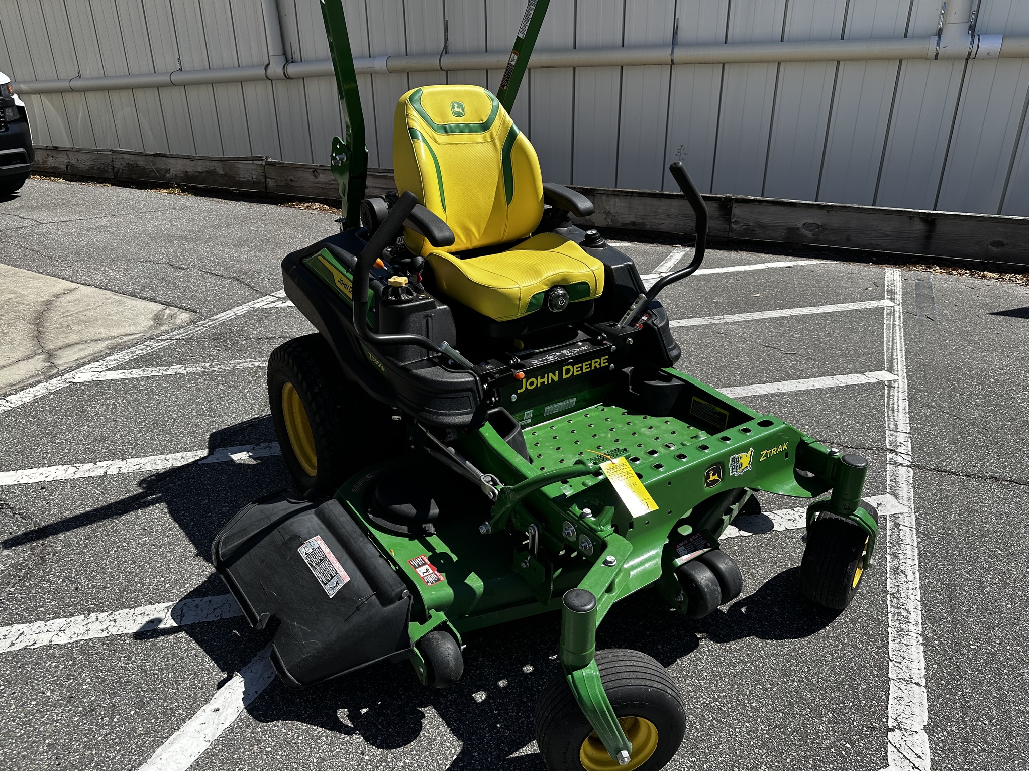 2024 John Deere Z930M Image 1