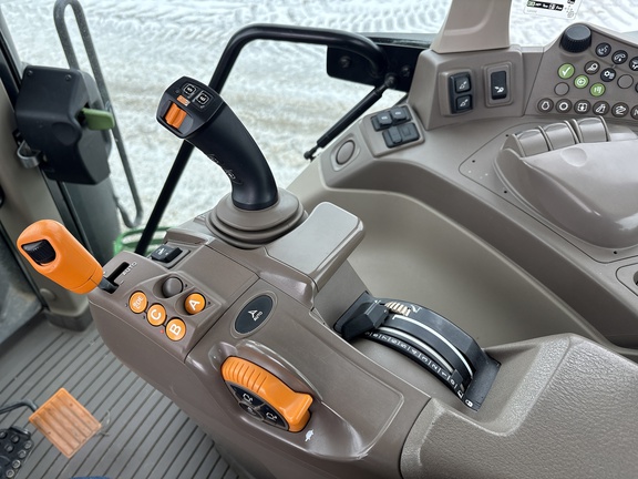 Used 2023 John Deere 6195M Row Crop Tractors at Horizon Ag & Turf in Lloydminster, AB - Photo13