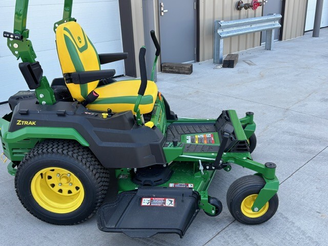 2024 John Deere Z545R Image 3