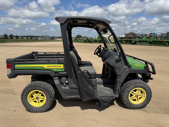 2023 John Deere XUV 835M - Photo2