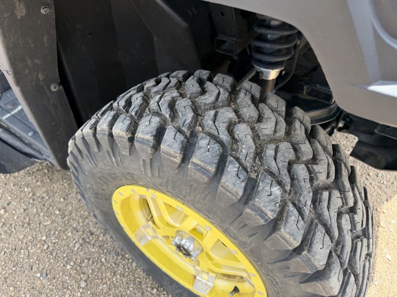 2023 John Deere XUV 835M - Photo11