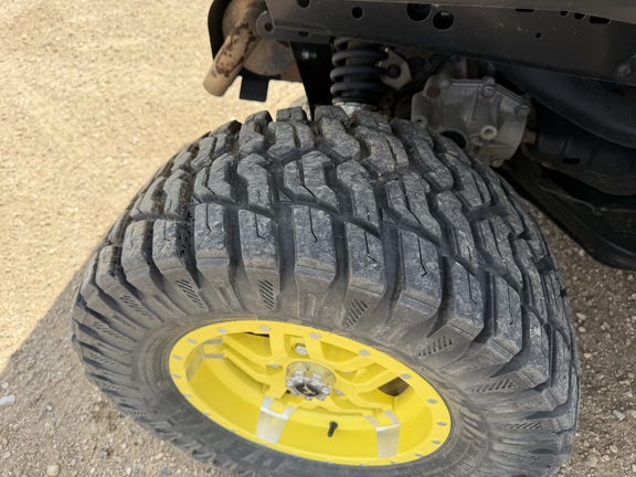 2023 John Deere XUV 835M - Photo13