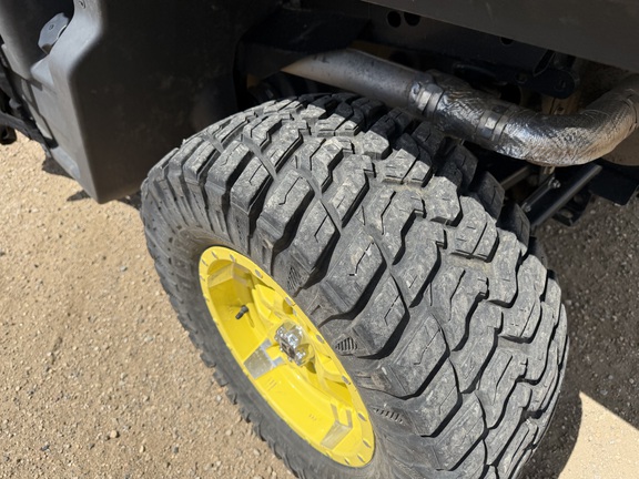 2023 John Deere XUV 835M - Photo14