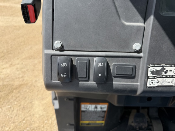 2023 John Deere XUV 835M - Photo20