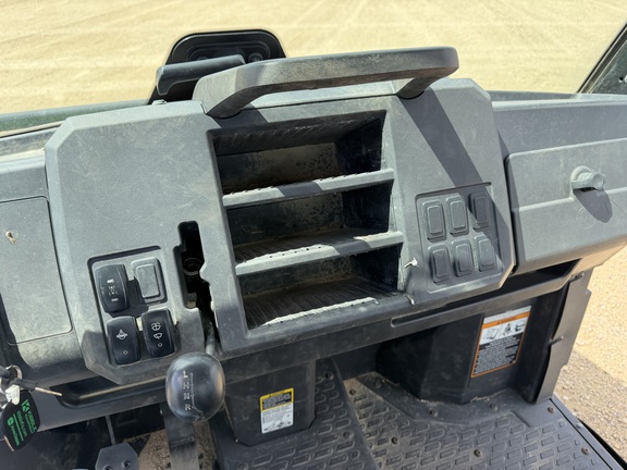 2023 John Deere XUV 835M - Photo22