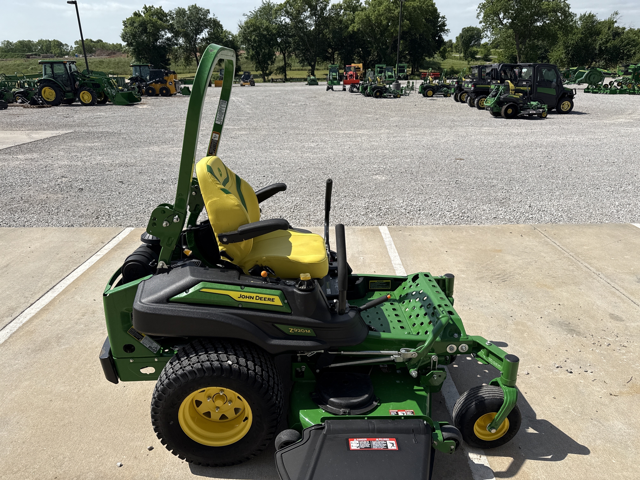 2024 John Deere Z920M Image 8