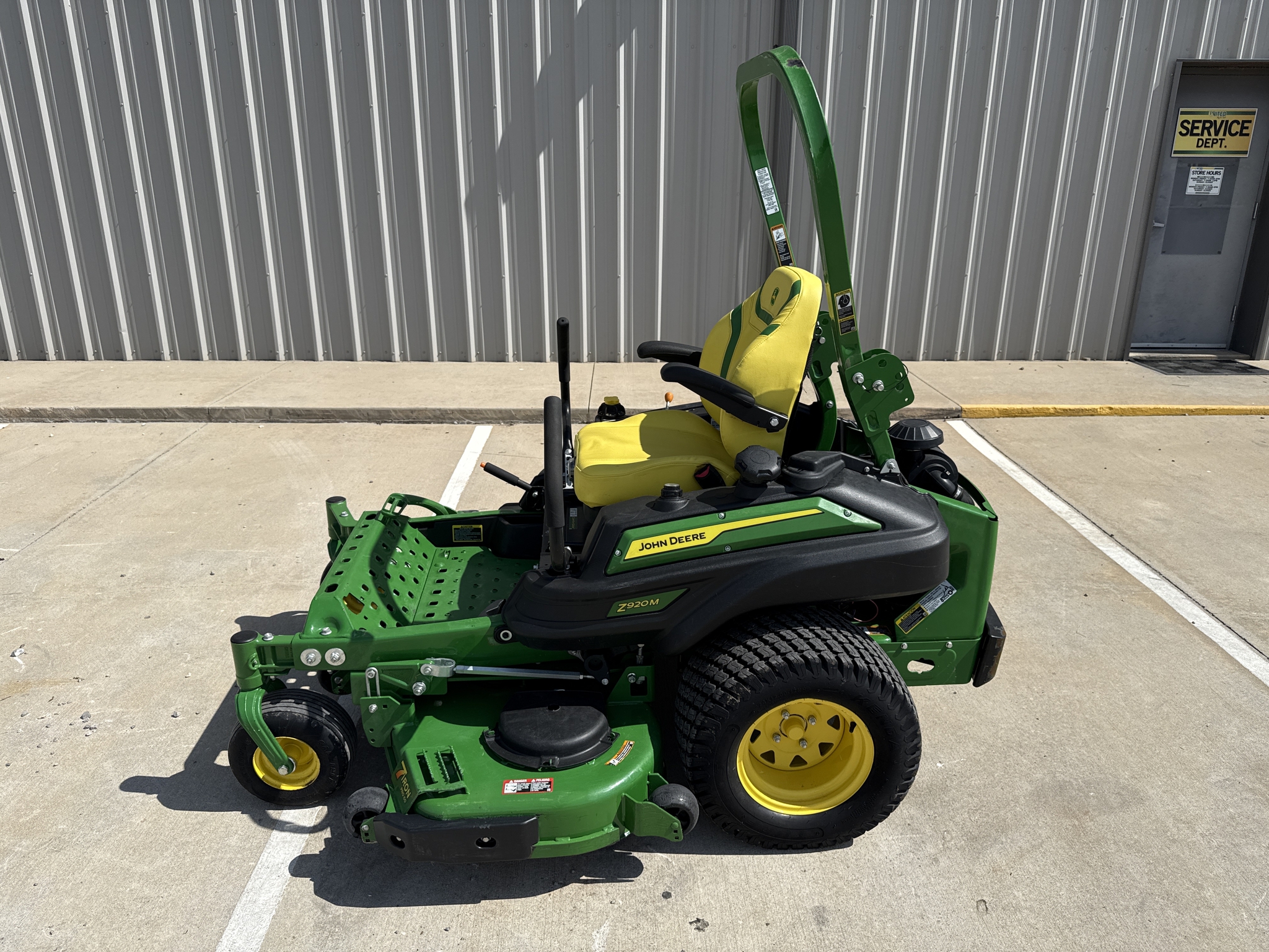2024 John Deere Z920M Image 2
