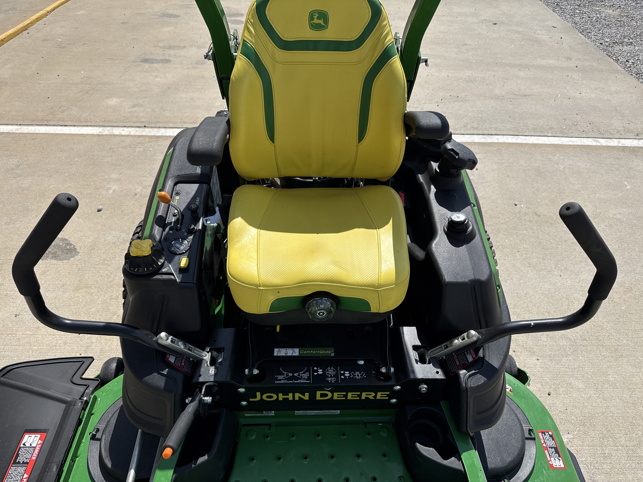 2024 John Deere Z920M Image 16